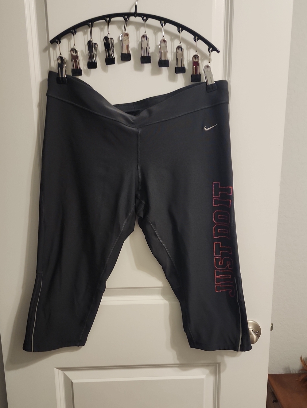 Women's Nike Black Capri Leggings with Red 'JUST DO IT' Side Print XL